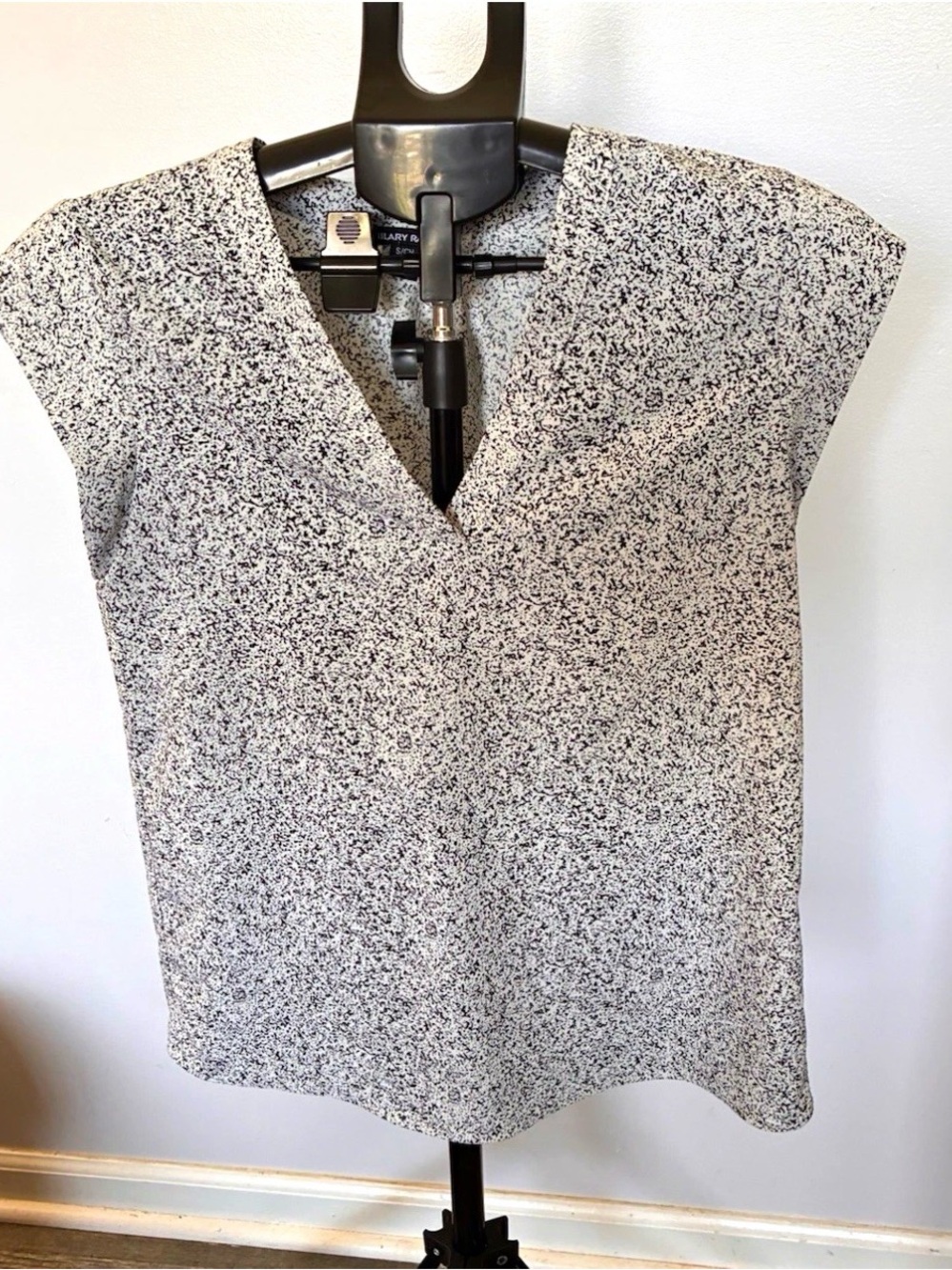 Hilary Radley White and Black Speckled V-Neck Blouse